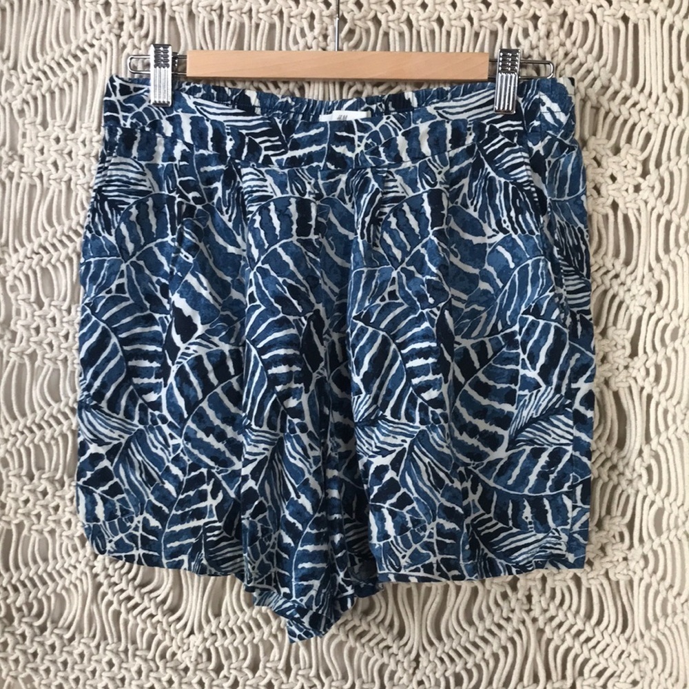 H&M tropical print soft loose shorts sz US 8